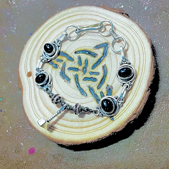 Thor’s Hammer Mjolnir Black Onyx Bracelet - Picture 3 of 9